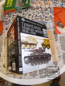 Tankové divize německé armády 1939-1945 Indetifikační příručka (778222) C1