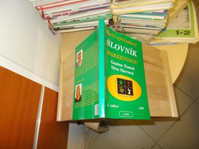 Malý výkladový slovník marketingu Gustav Tomek Věra Vávrová (366023) Z18