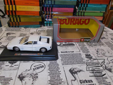 Burago 1/24 Ferrari Testarossa (1984) cod. 0504 včetně krabičky (1101721)