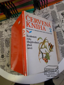 Červená kniha 2 ohrožených a vzácných druhů rostlin a živočichů ČSSR Kruhoústí ryby obojživelníco plazi savci (7922)