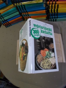 Vegetariánská kuchařka Karel Červený Drahomíra Červená vegetariánství v teorii a v praxi 300 receptů (444122) E1C