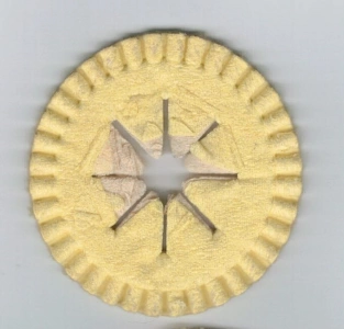 Papírová rozeta neurčeno k čemu sloužila - žlutá (176923)