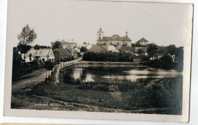Pohlednice Vysoké nad Cidlinou - most; rybník; kostel; část obce (426623)