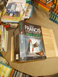 Talár a dres Dick Francis a Felix Francis (92124) B2
