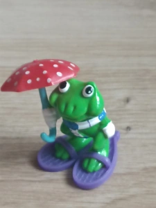 Figurka žába z deštníkem (169324)