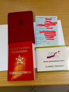 Členská legitimácia KSČ + ochranné desky + evidenční karta člena + preukaz Strana demokratickej l´avice (306124) DOK1