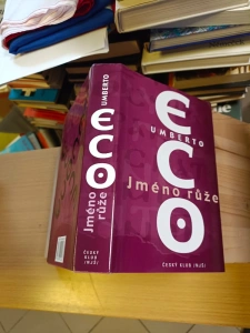 Jméno růže Umberto Eco (546724)