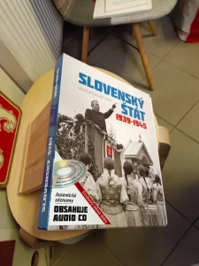 Slovenský štát 1939-1945 válka - společnost - život včetně CD a vložených dokumentů (580724) X1