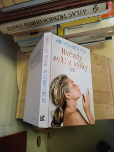 Hvězdy svítí z výšky Sidney Sheldon (602724) pro ženy