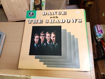 LP Dance with the Shadows (678524) GD6