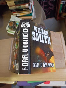 Orel v oblacích Wilbur Smith (704324) prostřední police