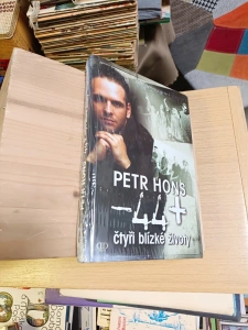 Petr Hons -44+ čtyři blízké životy - obsahuje CD - Nová nerozbalená (20325)