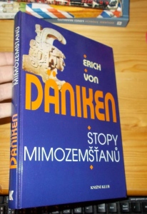 E. von Däniken - Stopy mimozemšťanů (6815) kniha je na ext s