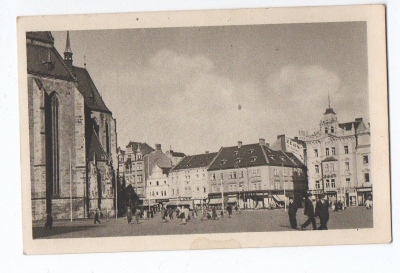 Plzeň náměstí republiky obchody lidé (1162215s)