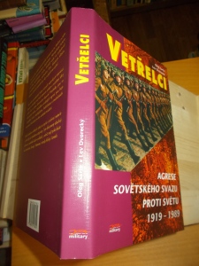 Vetřelci - O. Sarin, L. Dvorecký (800110) A2