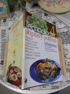 Technologie přípravy pokrmů 4. Učebnice pro střední odborná učiliště a pro hotelové školy (1378518)