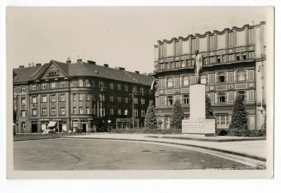 Hradec Králové Masarykovo náměstí socha T. G. Masaryk (218420)